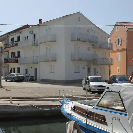 Apartman By The Sea Kukljica, Ugljan - 8229 *